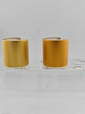 สีเหลือง อลูมิเนียม-พลาสติกกลม ปิดเรียบด้วยปุ่มใส สําหรับขวดดูแลผิว