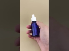 การออกแบบที่ละเอียดใส สีน้ําเงินเข้มใส เรียบเรียบกลม กระป๋องน้ําตกสําหรับการดูแลผิว