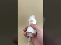 การออกแบบที่ละเอียด White พลาสติก ปั๊มฟองขนาดใหญ่ที่มีแปรงสําหรับกระป๋องล้างร่างกาย