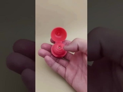 ฝาพลาสติกสีแดงอ่อน ทรงกลม ผิวด้าน เรียบ สำหรับขวดเครื่องสำอาง