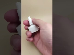 หมวกเจลลี่สีขาวจากพลาสติก