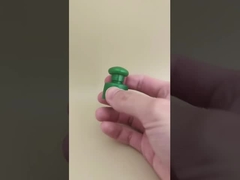 ฝาพลาสติกสีเขียวเรียบพร้อมปุ่มสำหรับขวดเครื่องสำอาง