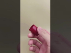 กล่องบํารุงผิวแบบดีๆ หมวกพลาสติกสีแดง