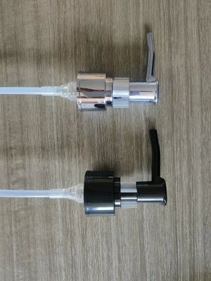 เครื่องจ่ายสบู่อะลูมิเนียมที่ปรับแต่งได้พร้อมทิป 24/410 ที่แม่นยำสำหรับบรรจุภัณฑ์บำรุงผิวและเครื่องสำอาง