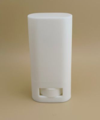 พลาสติกสีขาว แพลต แกลมลิปเบลซัมเรียบ มี CRC สามารถปิดได้ เหมาะสําหรับลิปสติก ความต้องการการบรรจุเครื่องสําอาง